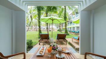 Deluxe Double Room | Porch