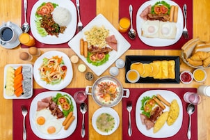 Desayuno buffet todos los días (con cargo)