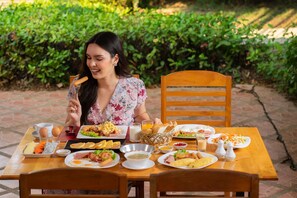 Food and drink - Le Charme Sukhothai Historical Park Resort (Sukhothai)