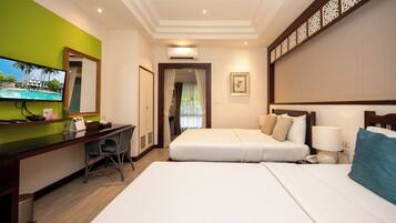 Deluxe Room | Desk, blackout drapes, iron/ironing board (on request), WiFi (free)