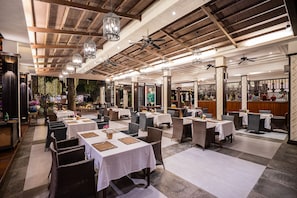 Breakfast, lunch, dinner and brunch served - The Legendha Sukhothai (Sukhothai)
