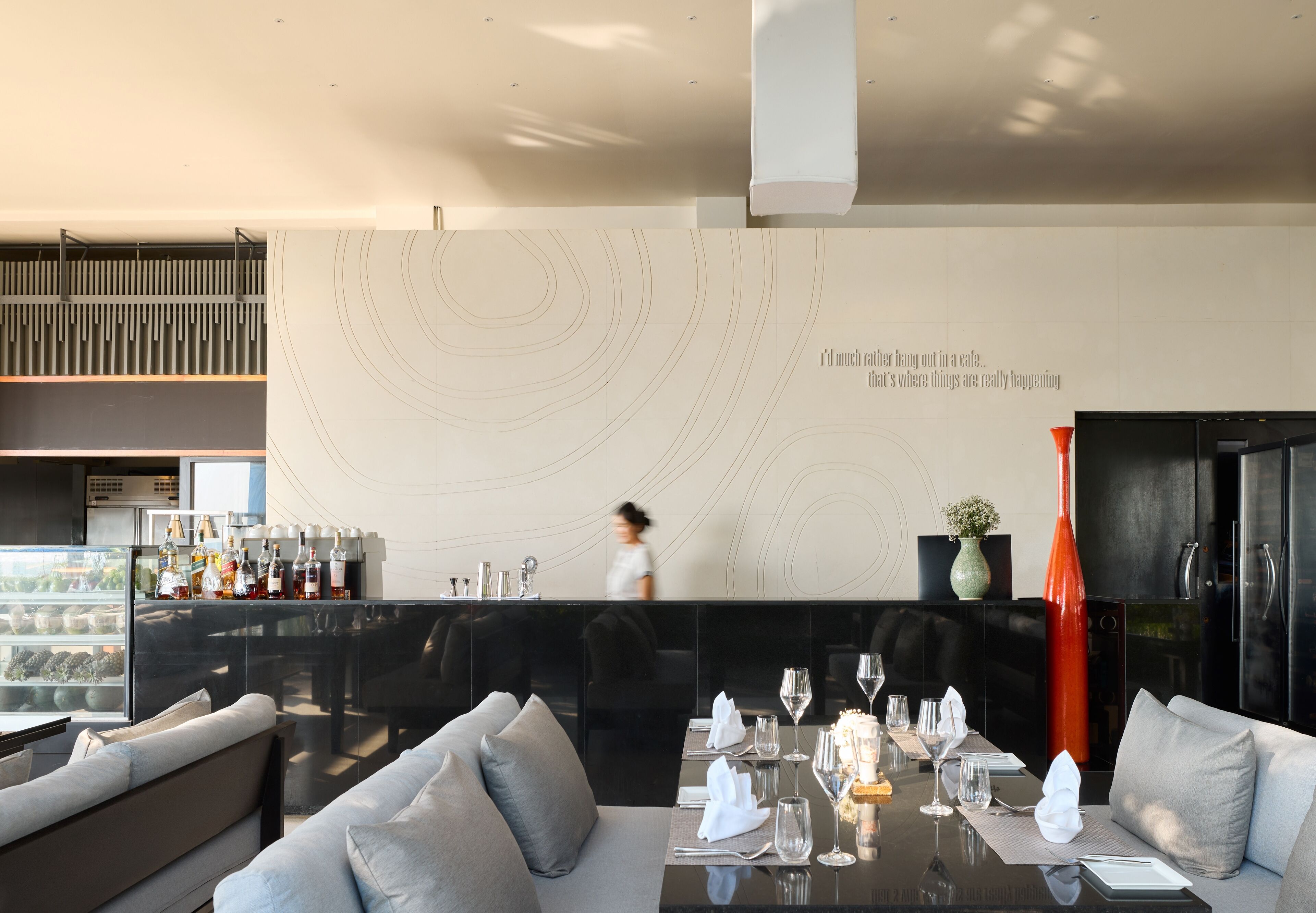 breakfast and lunch served, sea views