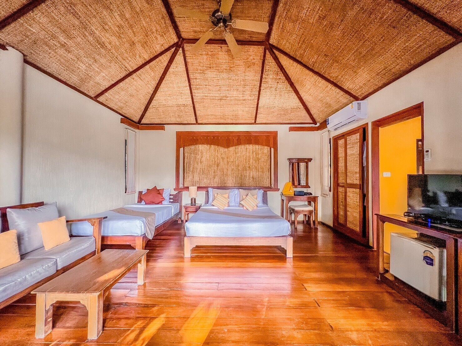Chalet, River View | Blackout curtains, bed sheets