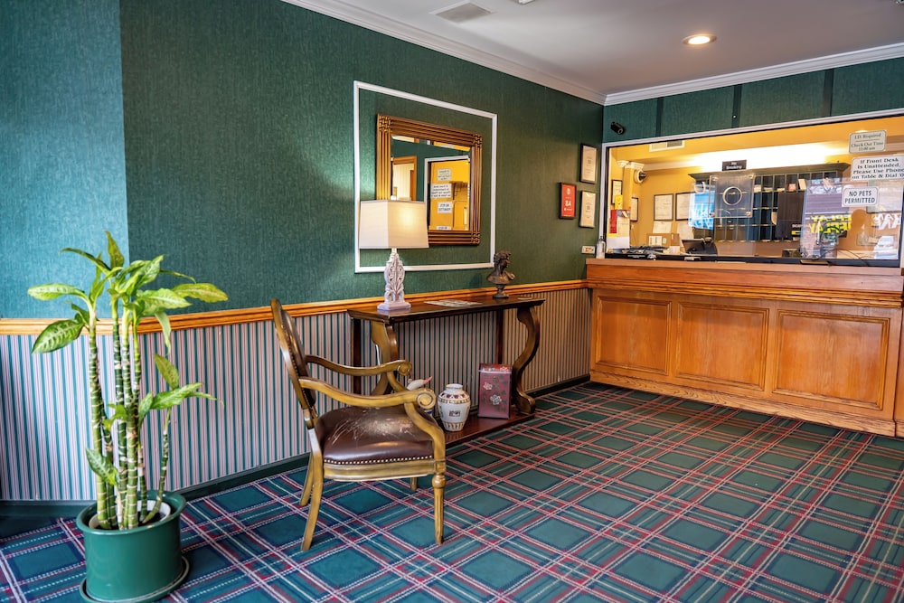 Whitman Motor Lodge photo 7