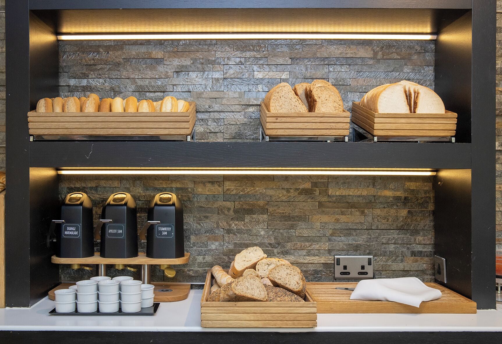 daily full breakfast (gbp 26 per person)