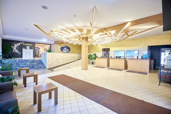Reception - Hotel Dzingel (Tallinn)
