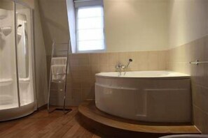 Jetted bathtub - Villa des Raisins (Bruges)
