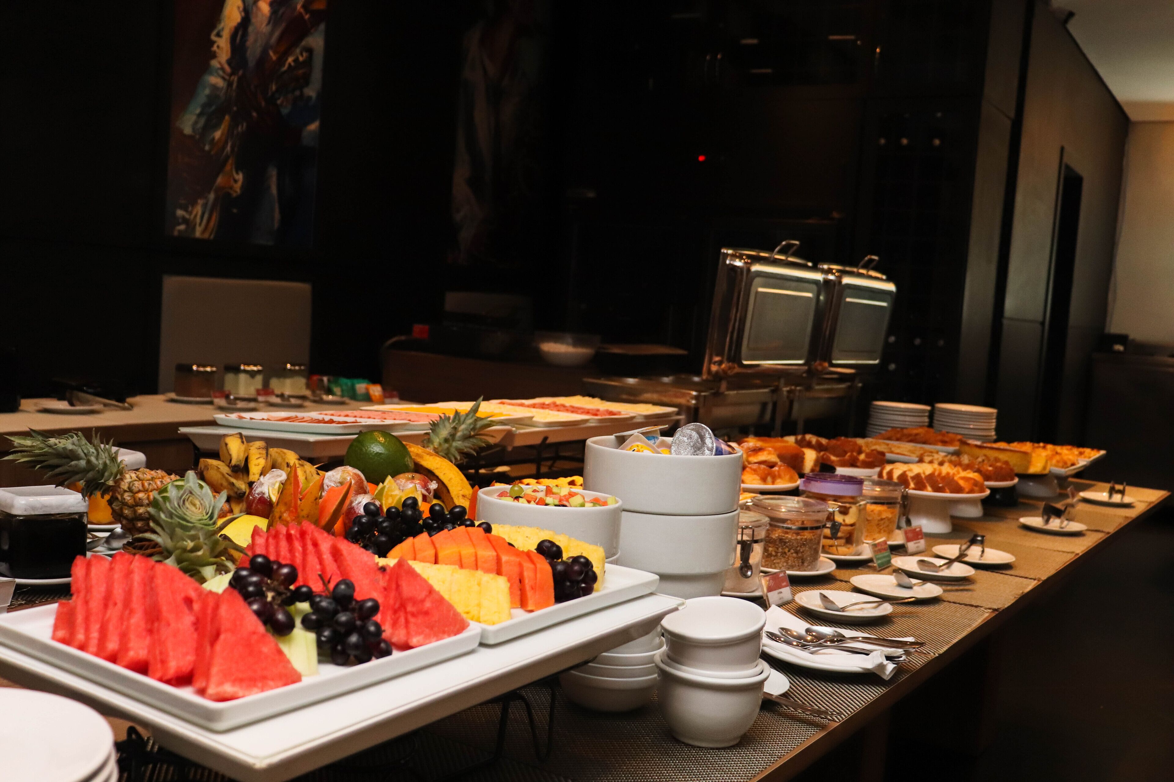 Breakfast, lunch, dinner served; international cuisine 