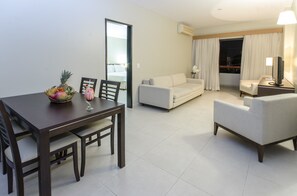 Télévision LCD de 42 pouces avec chaînes par câble, télévision