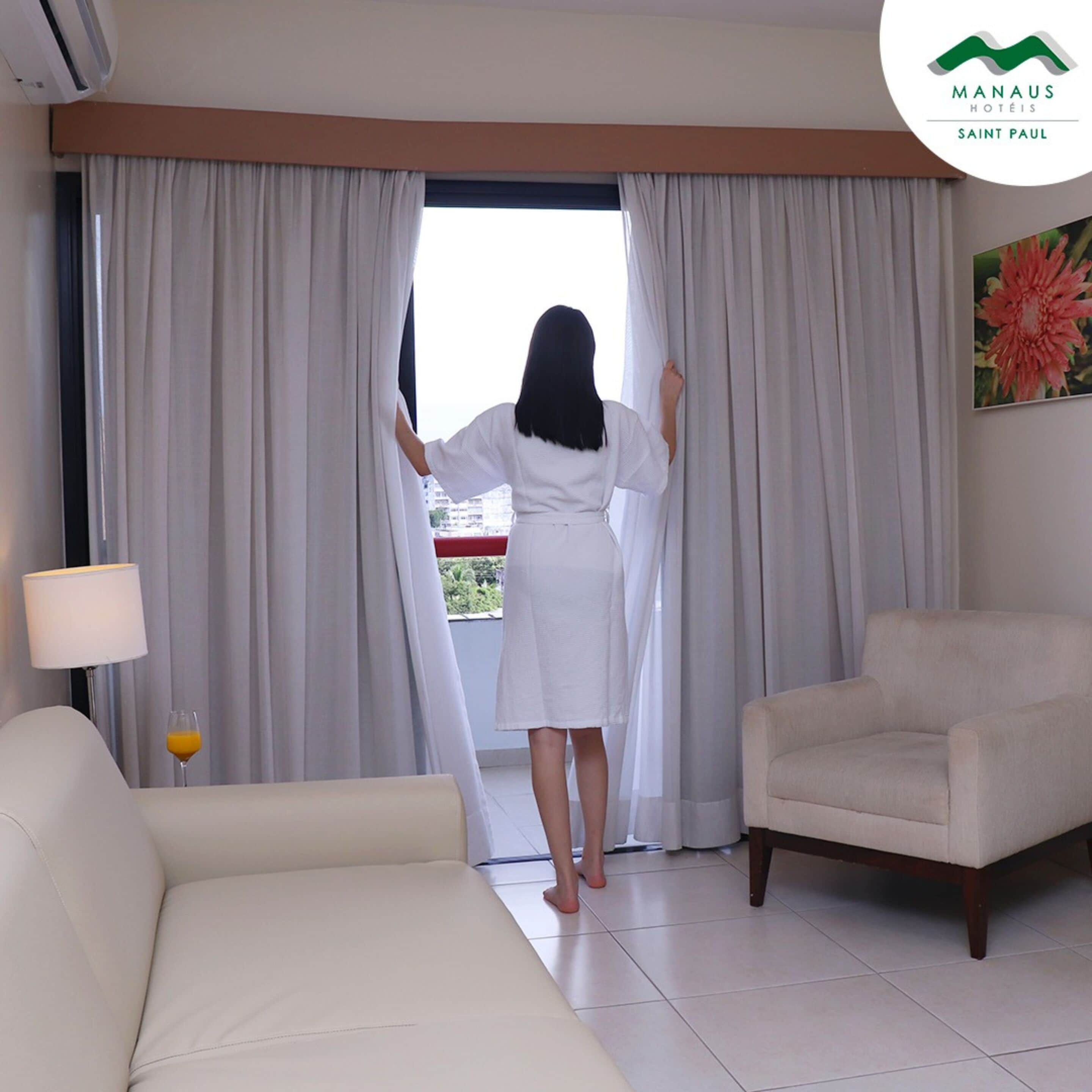 迷你吧、客房內保險箱、書桌、遮光布/窗簾