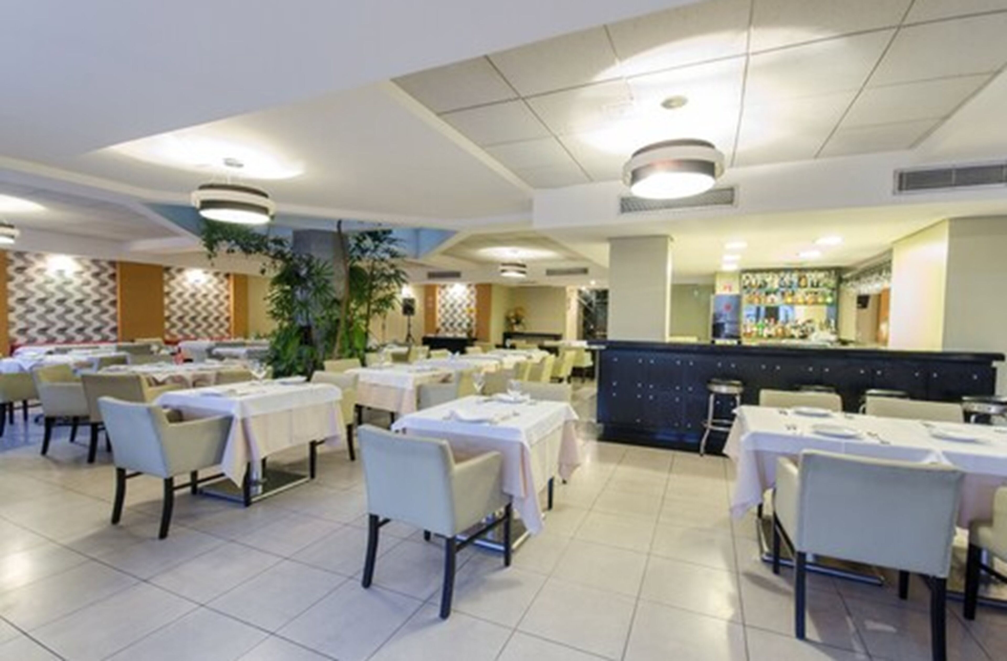 breakfast, lunch, dinner served; regional cuisine