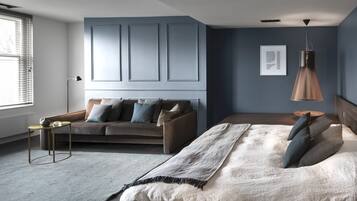 Sud Junior Suite | Egyptian cotton sheets, individually decorated, iron/ironing board