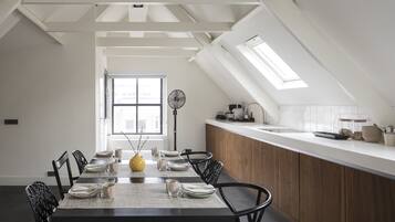 Daily buffet breakfast (EUR 17.50 per person)