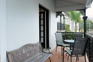 King Room - 3 | Balcony - High Cross Randwick by Sydney Lodges (Randwick)