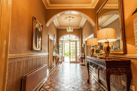 Entrada de la propiedad. Summerhill House Hotel