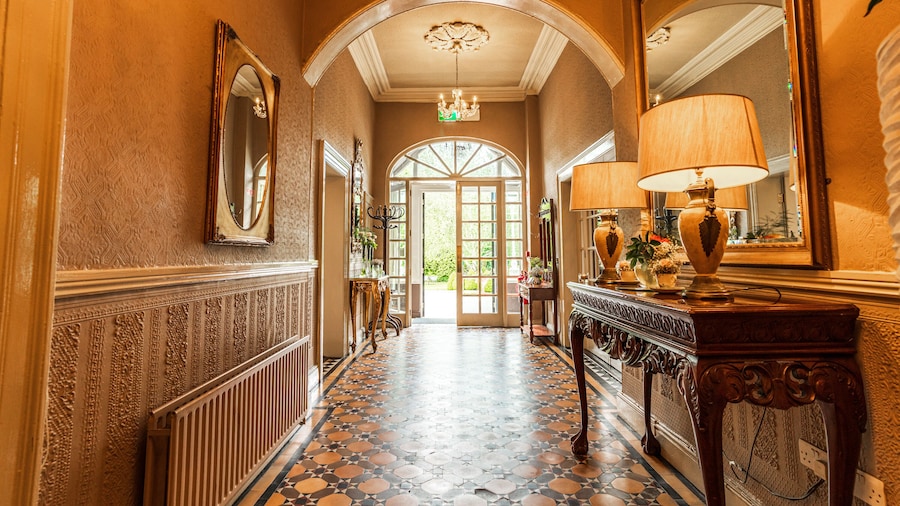 Summerhill House Hotel