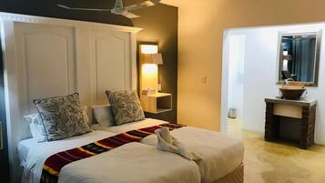 Villa | Individually decorated, individually furnished, desk, blackout curtains