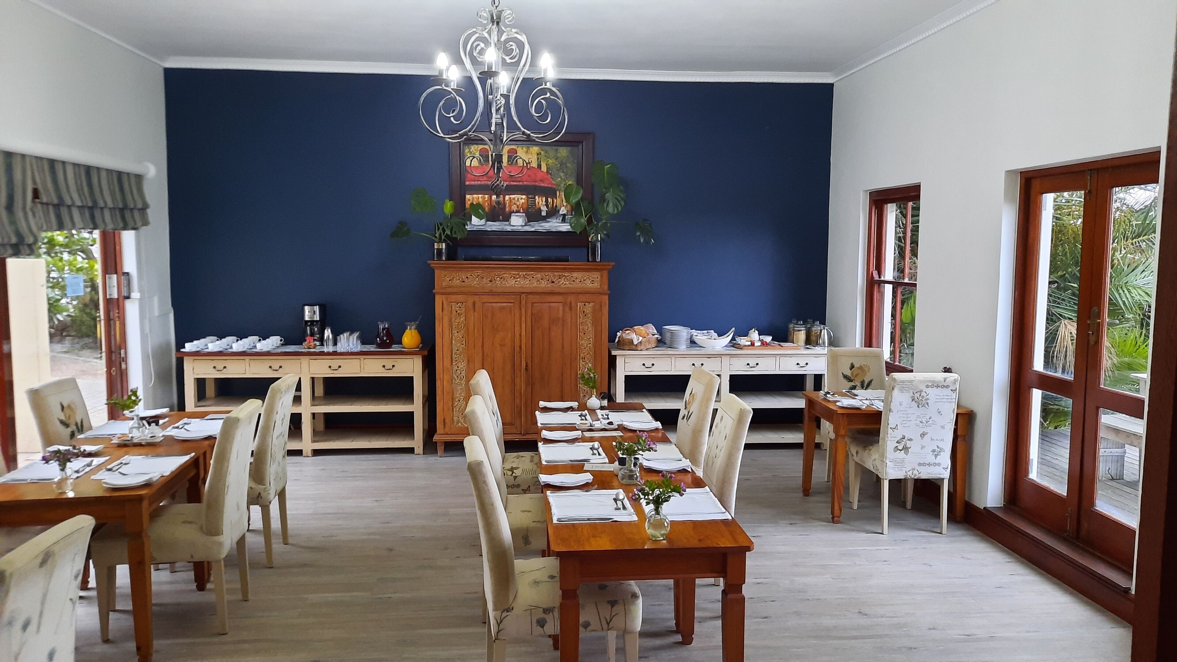 Café da manhã inglês grátis todos os dias
