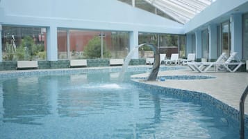 Indoor pool, pool loungers