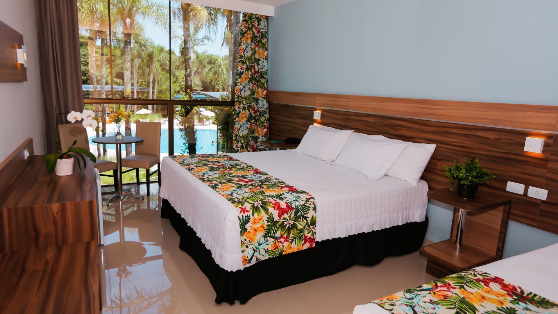 Minibar, in-room safe, desk, laptop workspace