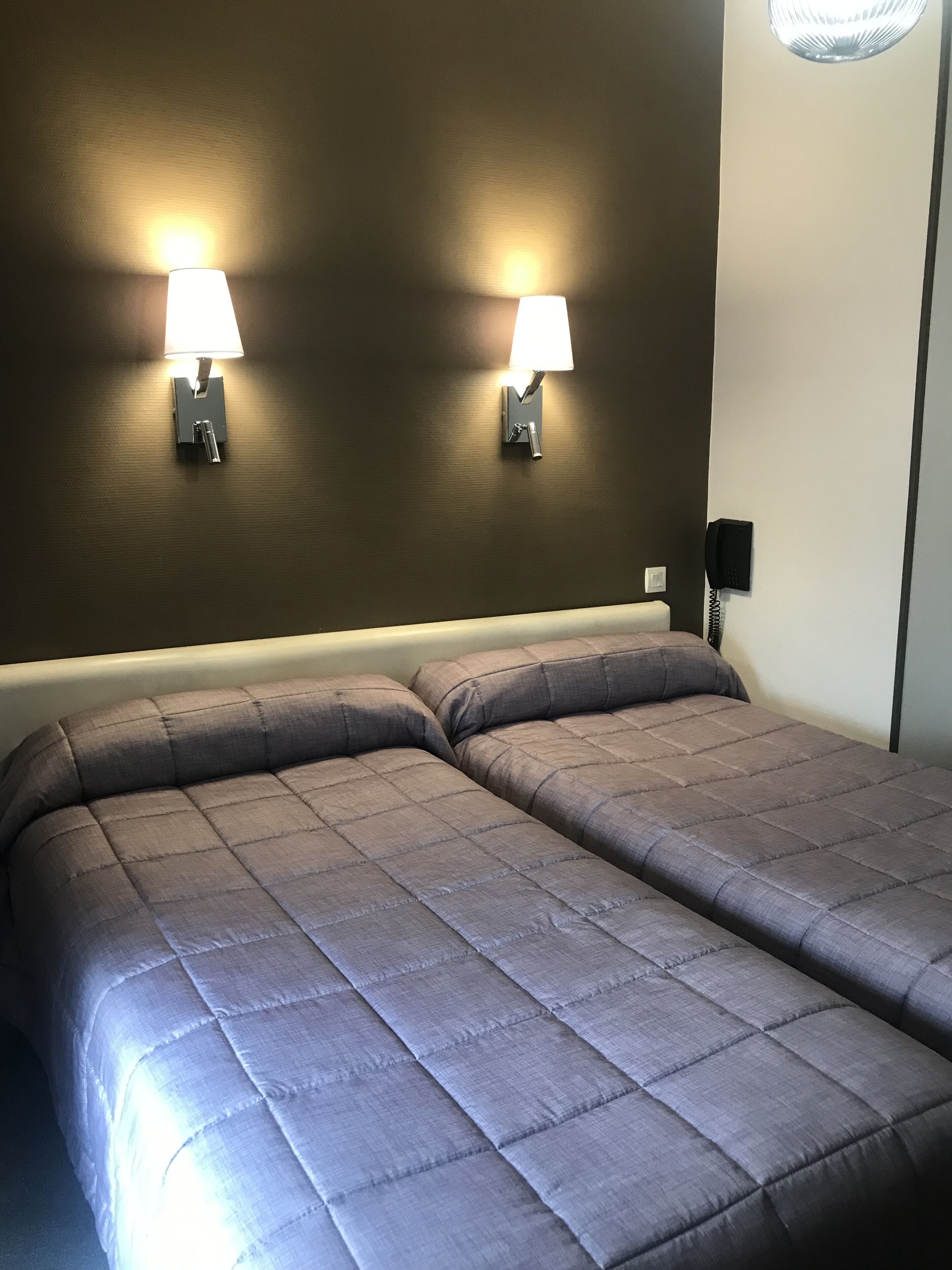 Chambre Double | Coffres-forts dans les chambres, ameublement personnalisé