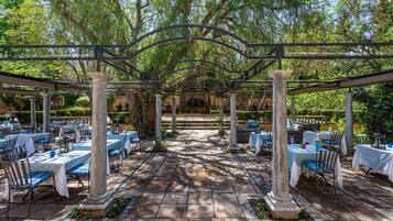 Se sirven desayunos, comidas y cenas