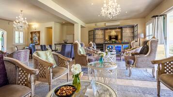 Khu tiếp khách ở sảnh