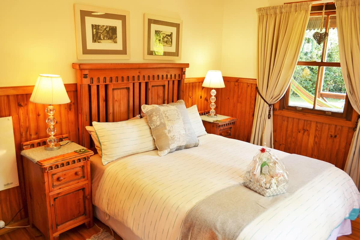 2 Schlafzimmer, hochwertige Bettwaren, Zimmersafe, Schreibtisch