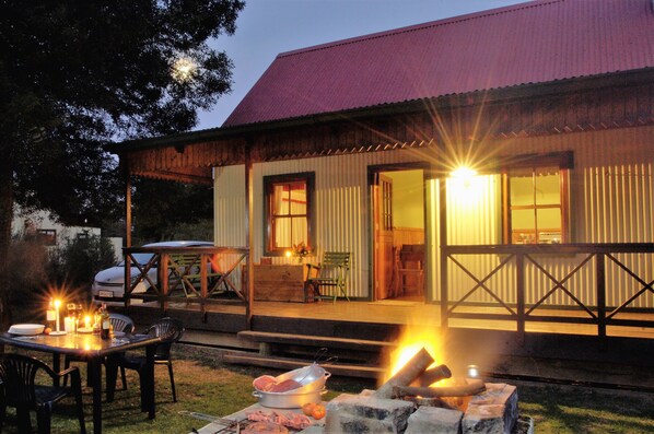 Outdoor dining - Forest Edge (Knysna)
