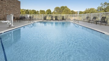 Außenpool (je nach Saison geöffnet)