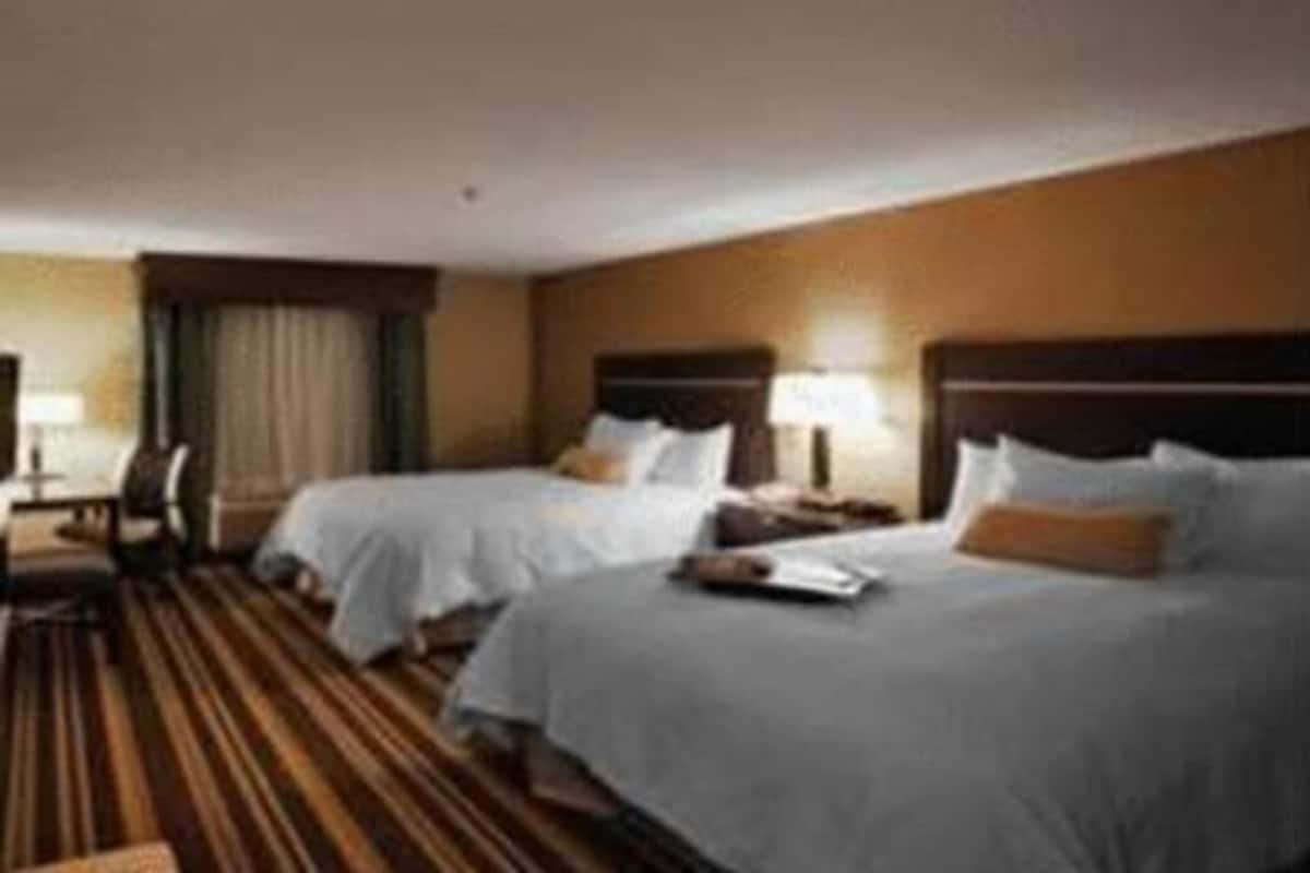 In-room safe, desk, laptop workspace, soundproofing