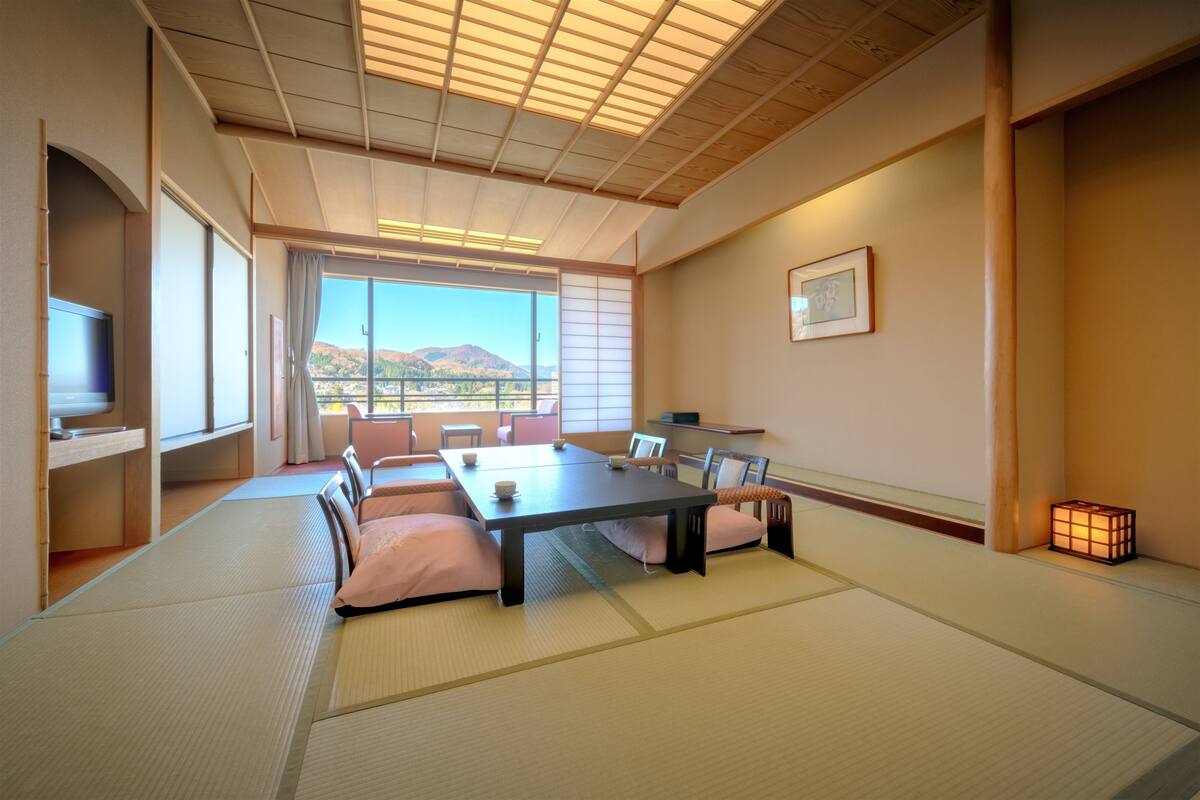 In-room safe, desk, laptop workspace, free WiFi