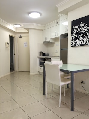 Studio Apartment | Private kitchenette
