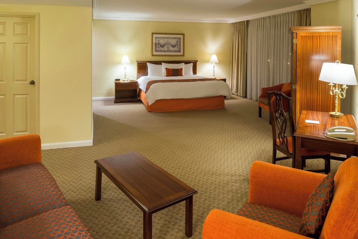 Suite King NJ | 1 bedroom, premium bedding, in-room safe, blackout drapes