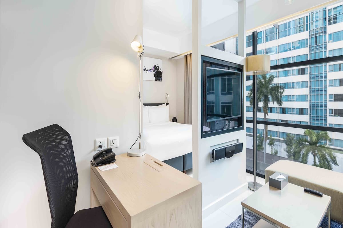 Studio Grand Deluxe
