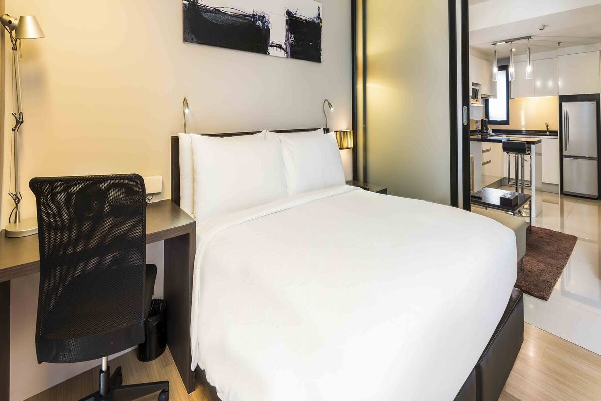 One Bedroom Deluxe | Ropa de cama de alta calidad y edredones de plumas