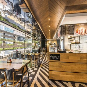 Breakfast, lunch, dinner and brunch served  - Maitria Hotel Sukhumvit 18 Bangkok (Bangkok)