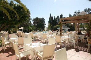 Outdoor dining - Regency Hammamet (Hammamet)
