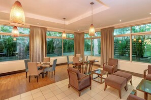 Frühstück, Mittagessen und Abendessen