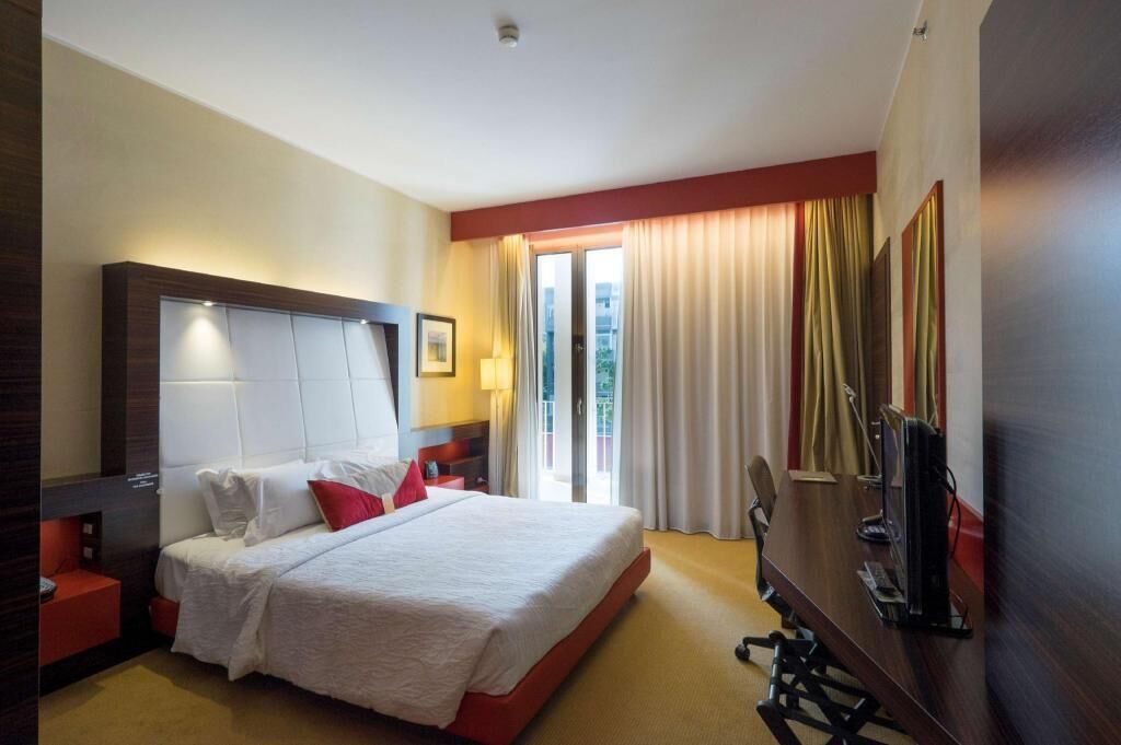 Down comforters, minibar, in-room safe, desk