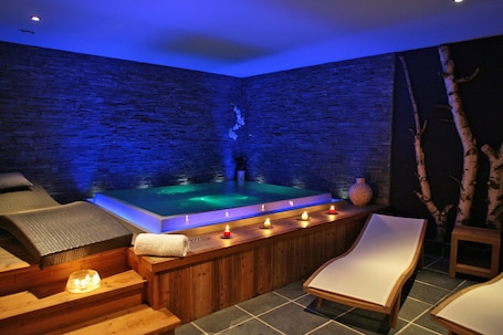 Sauna, hot tub, steam room, body treatments, body wraps, body scrubs