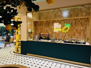 每日付費供應吃到飽自助式早餐