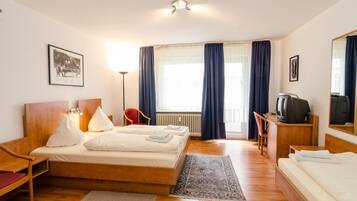 Hypo-allergenic bedding, in-room safe, desk, iron/ironing board