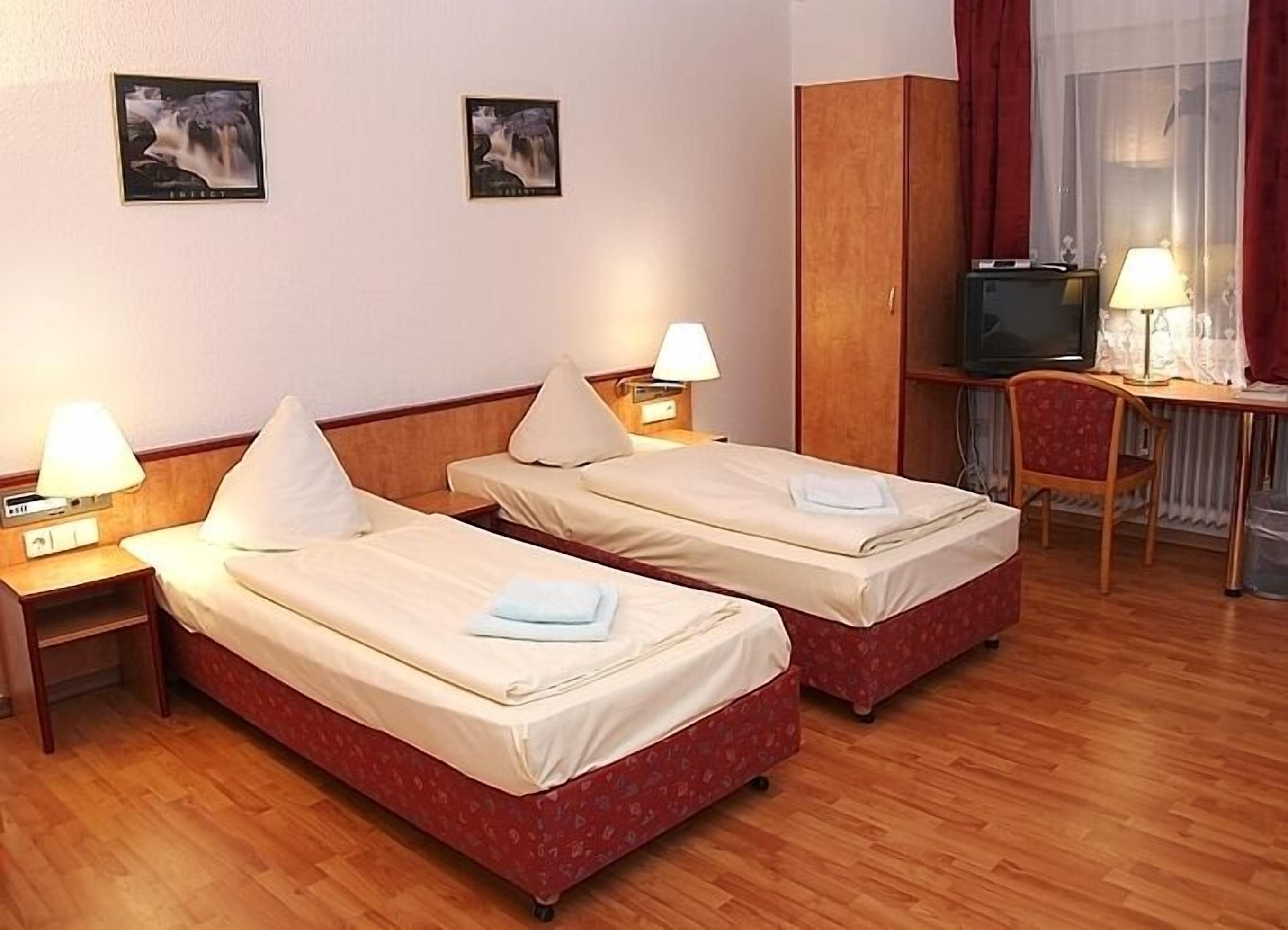 standard apartment (for 2 person ) | hypo-allergenic bedding, in-room safe, desk, iron/ironing board