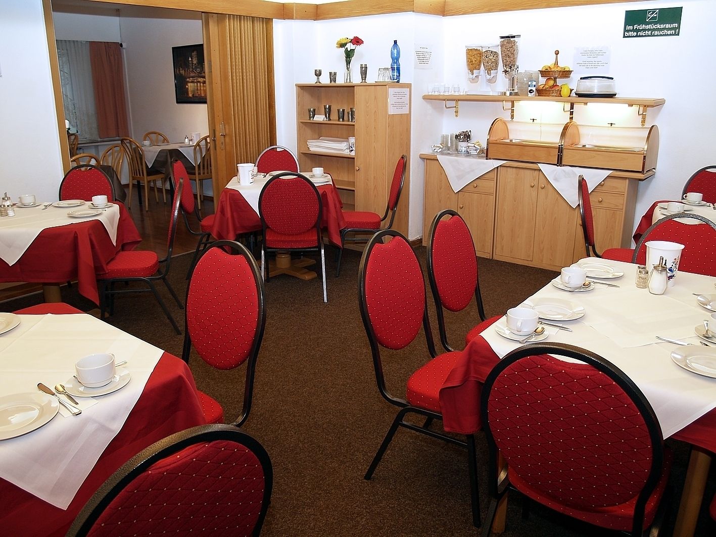 daily continental breakfast (eur 9.5 per person)