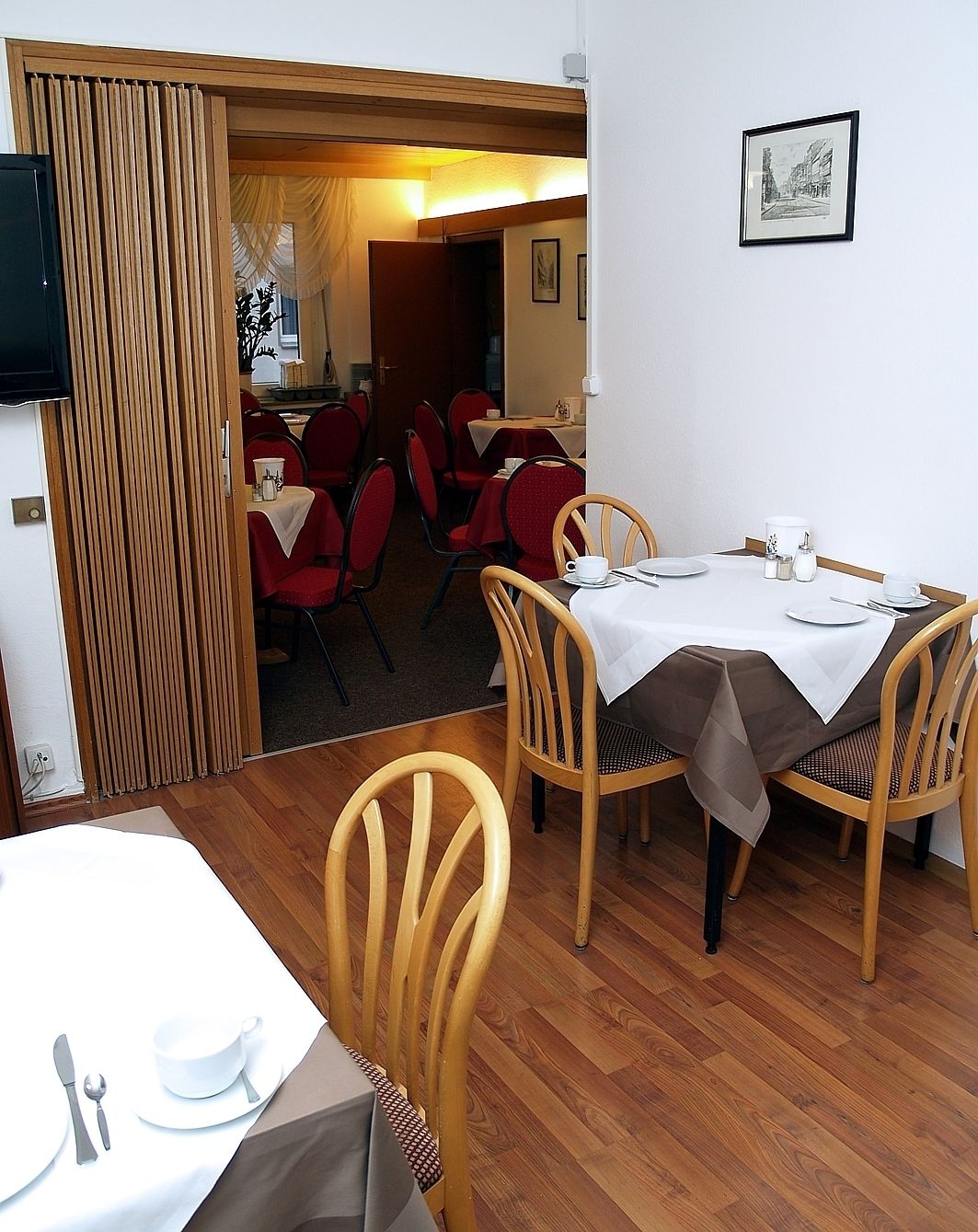 daily continental breakfast (eur 9.5 per person)