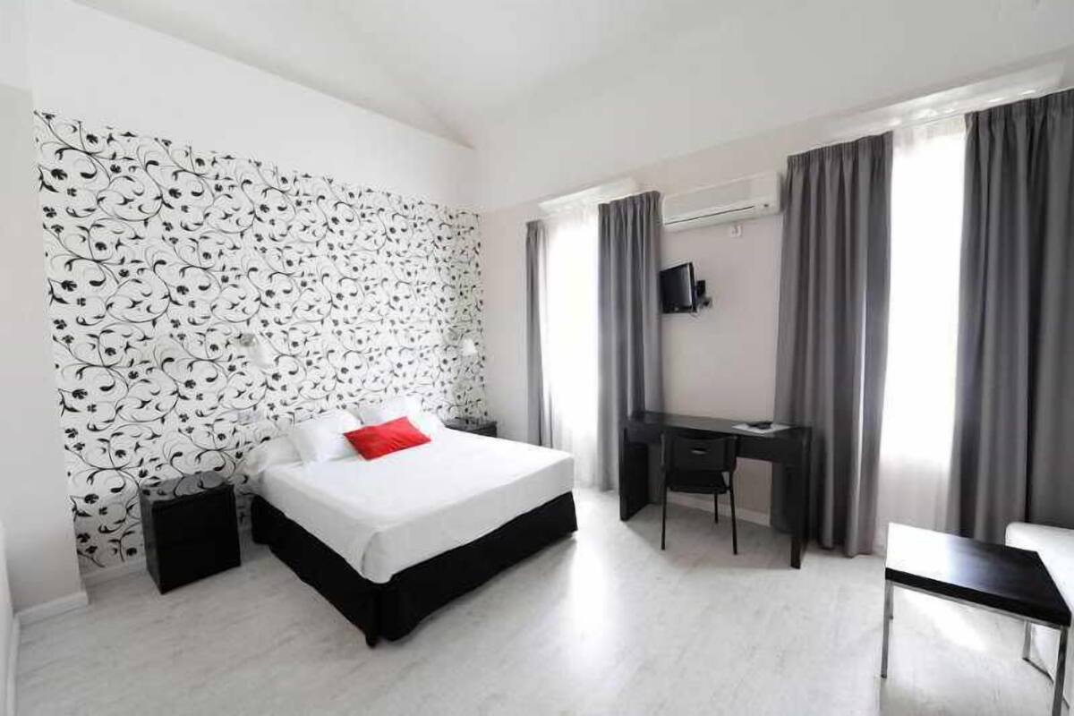 Down duvets, in-room safe, desk, blackout curtains