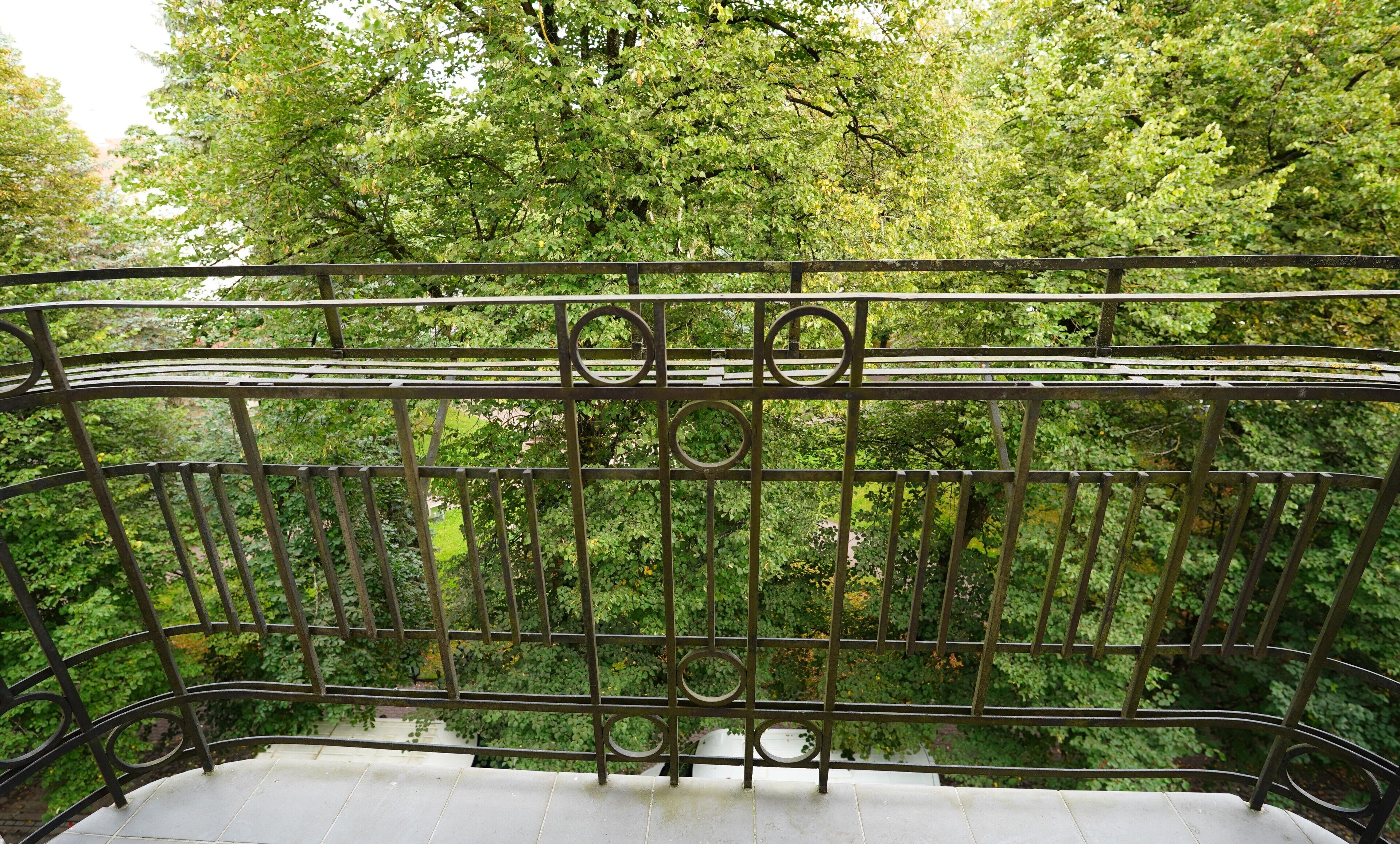 Junior Suite | In-room safe, desk, iron/ironing board, cribs/infant beds