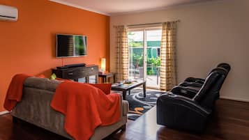 Departamento estándar, 1 habitación, para no fumadores, cocina (Apartment) | Área de sala de estar | Televisión de pantalla plana y reproductor de DVD