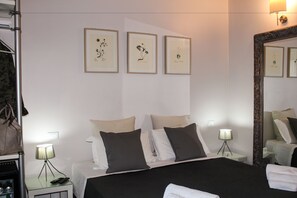 Chambre supérieure, salle de bain attenante | Draps en coton égyptien, literie de qualité, couette en duvet, minibar